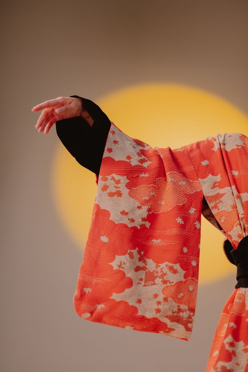 Kimono Floral Coral — Verão de atacado